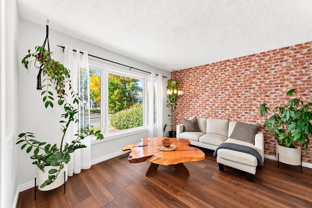 Picture for 378 Midridge Drive SE