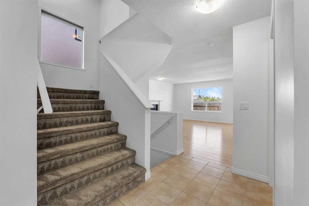 Picture for 7 Saddlecrest Terrace NE