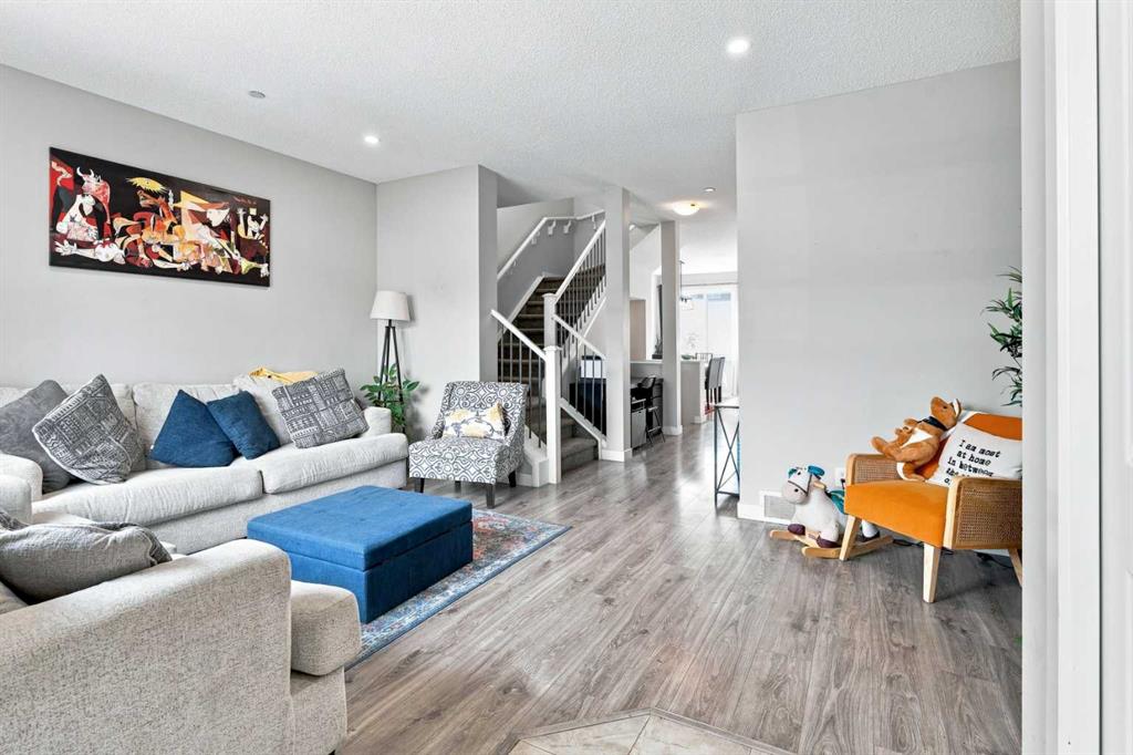 Picture for 59 Howse Rise NE