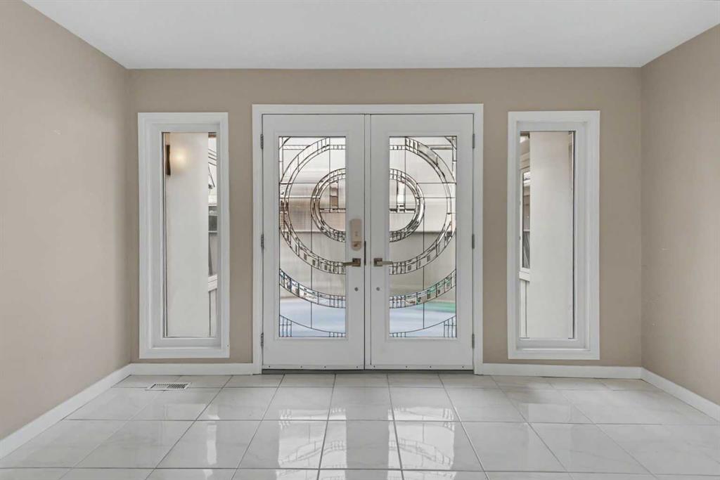 Picture for 231, 20 Midpark Crescent SE