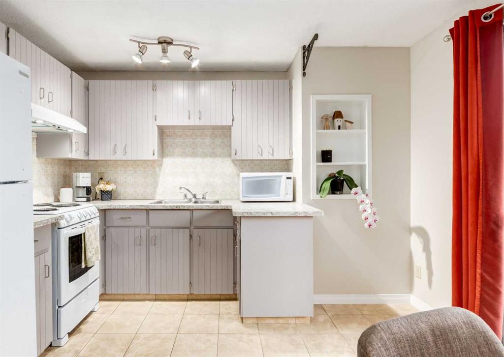 Picture for 10, 6819 Centre Street NW