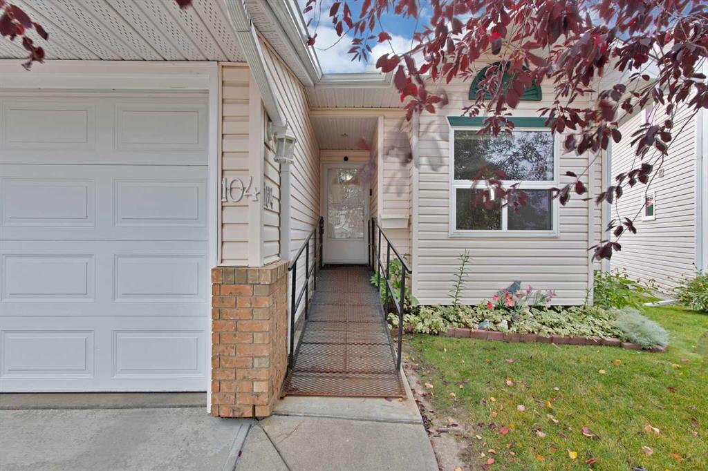 Picture for 104 Catalina Circle NE
