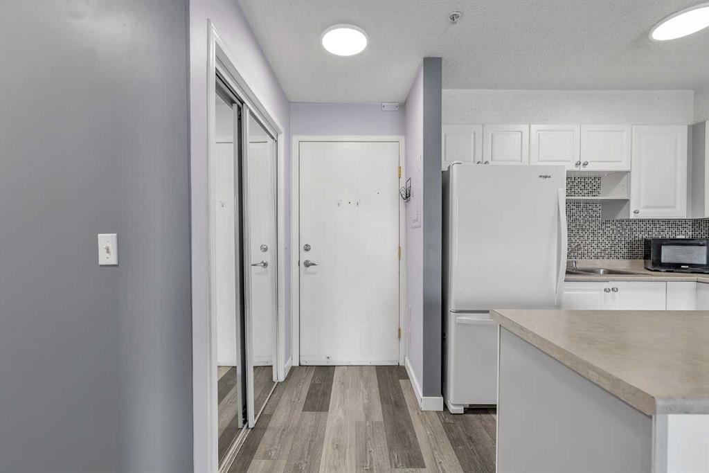 Picture for 109, 1717 60 Street SE