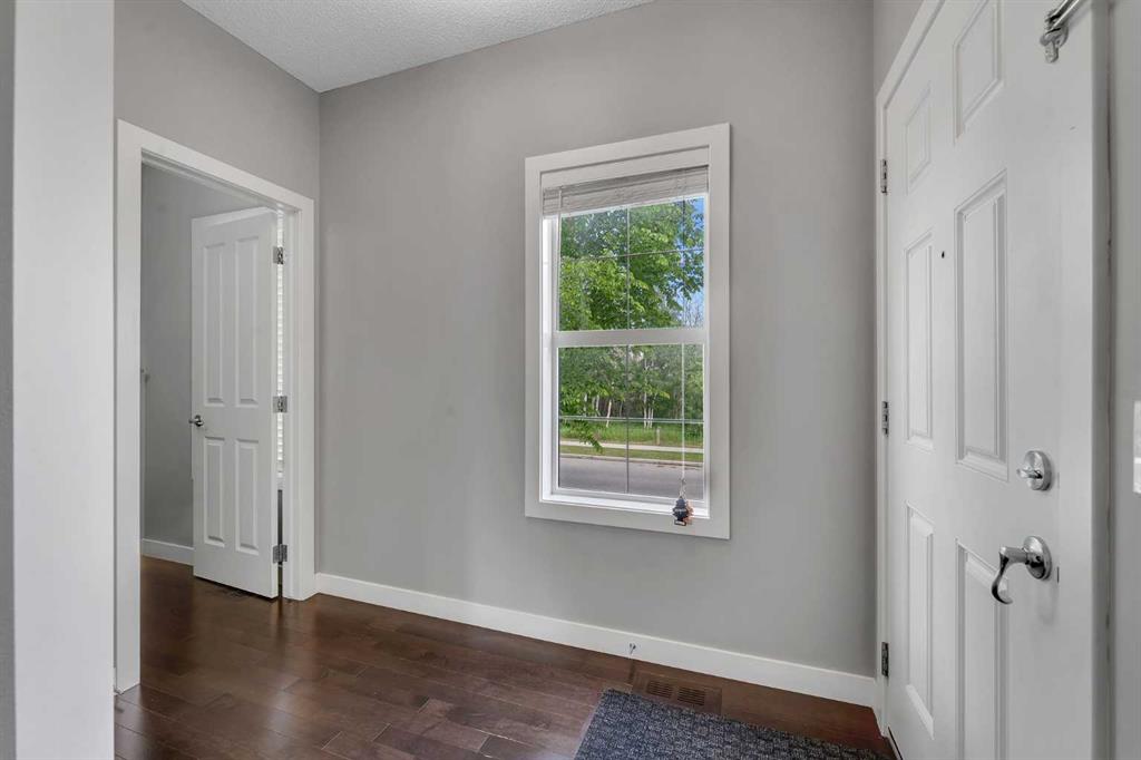 Picture for 240 Elgin Meadows Way SE
