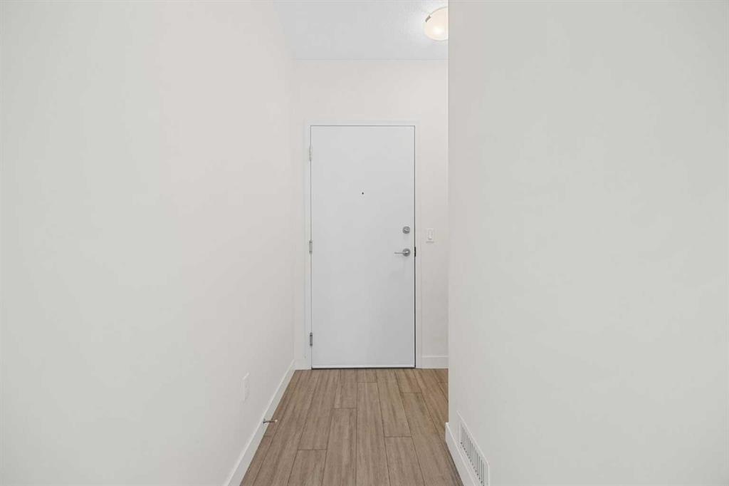 Picture for 318, 15233 1 Street SE