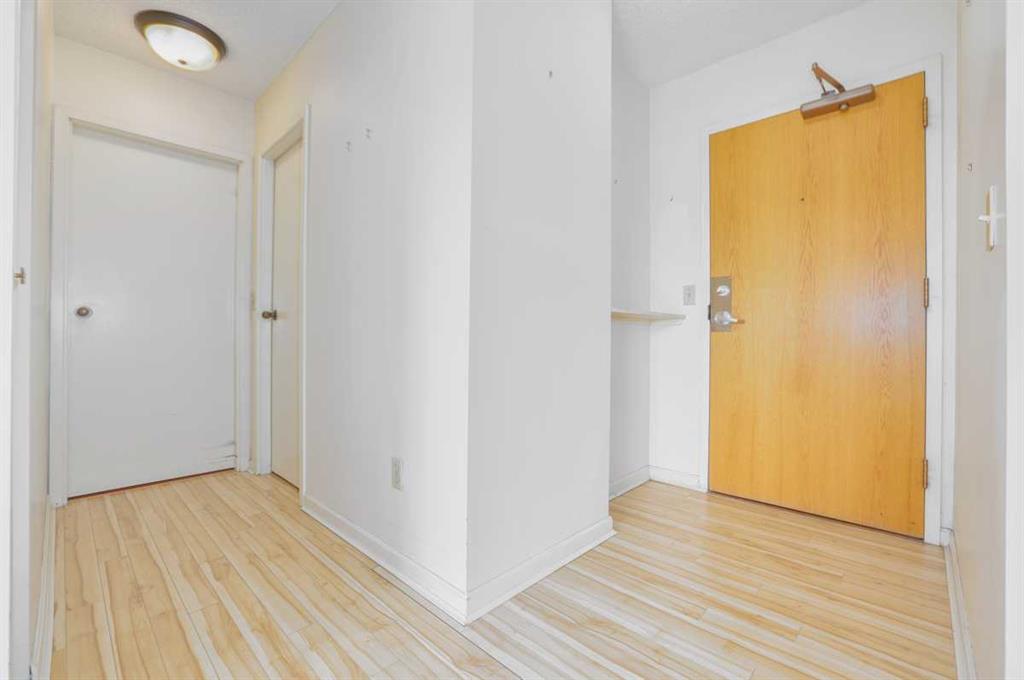 Picture for 208, 80 Point Mckay Crescent NW