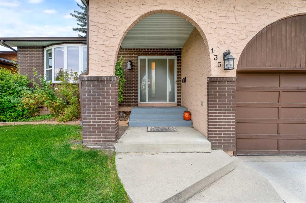 Picture for 135 Cantree Place SW