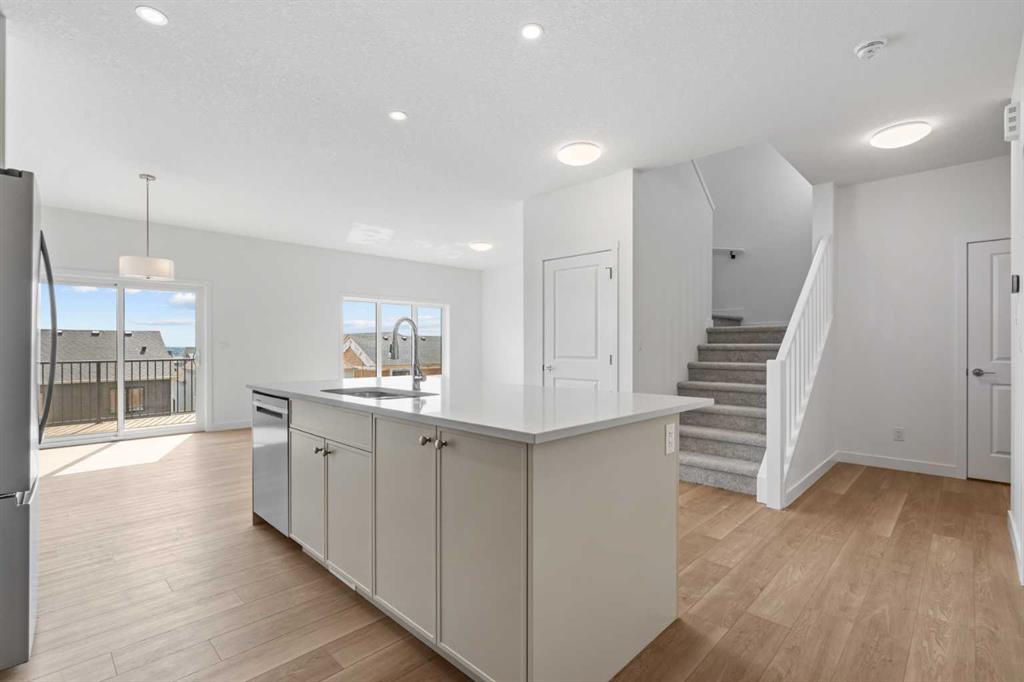Picture for 34 Wild Rose Bay SW