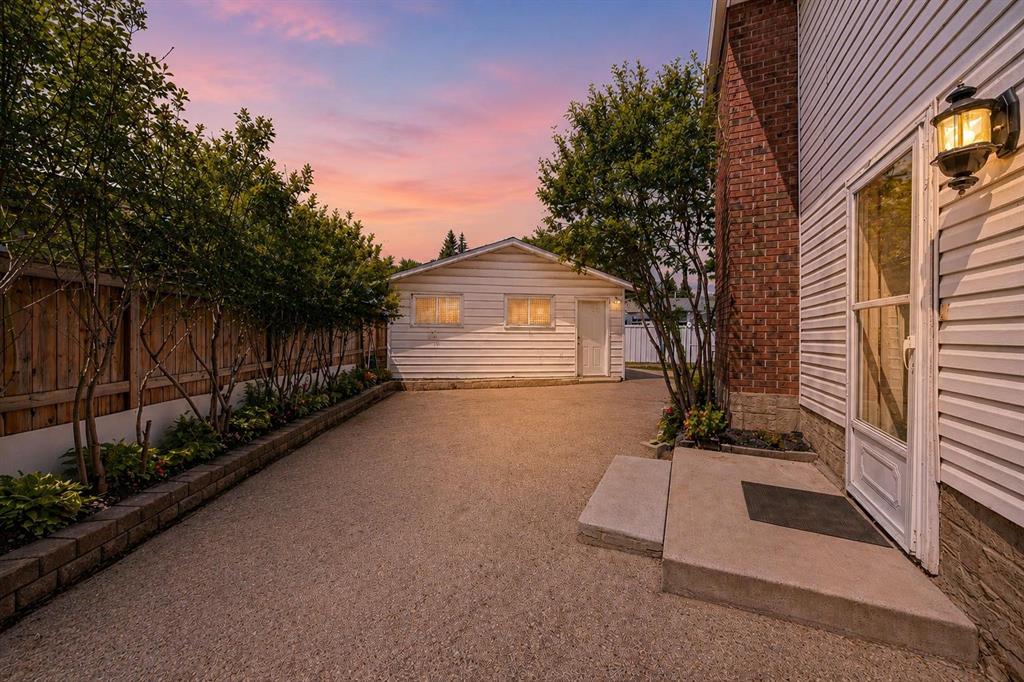 Picture for 204 Whiteview Close NE