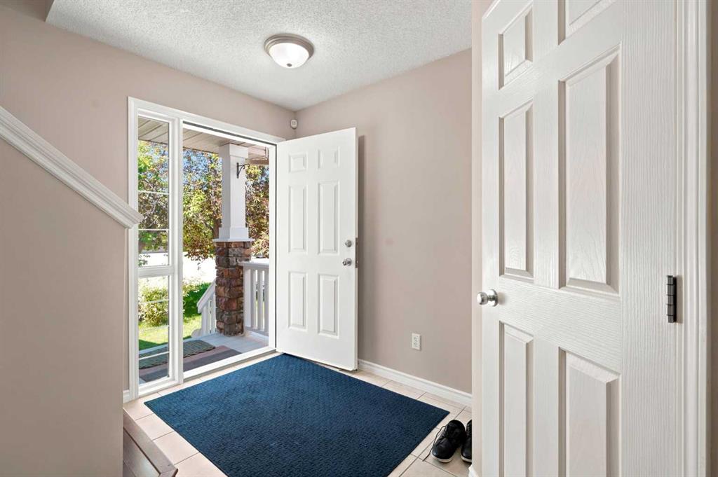 Picture for 88 Rockyledge Crescent NW