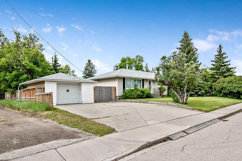 Picture for 3807 25 Avenue SW