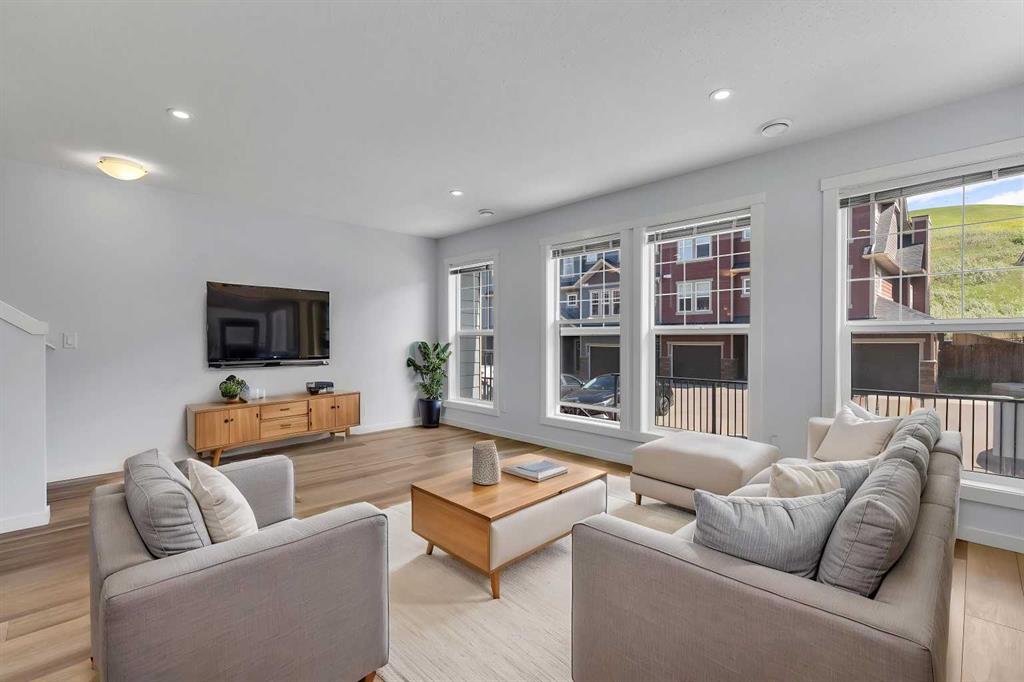 Picture for 237 Cranbrook Square SE