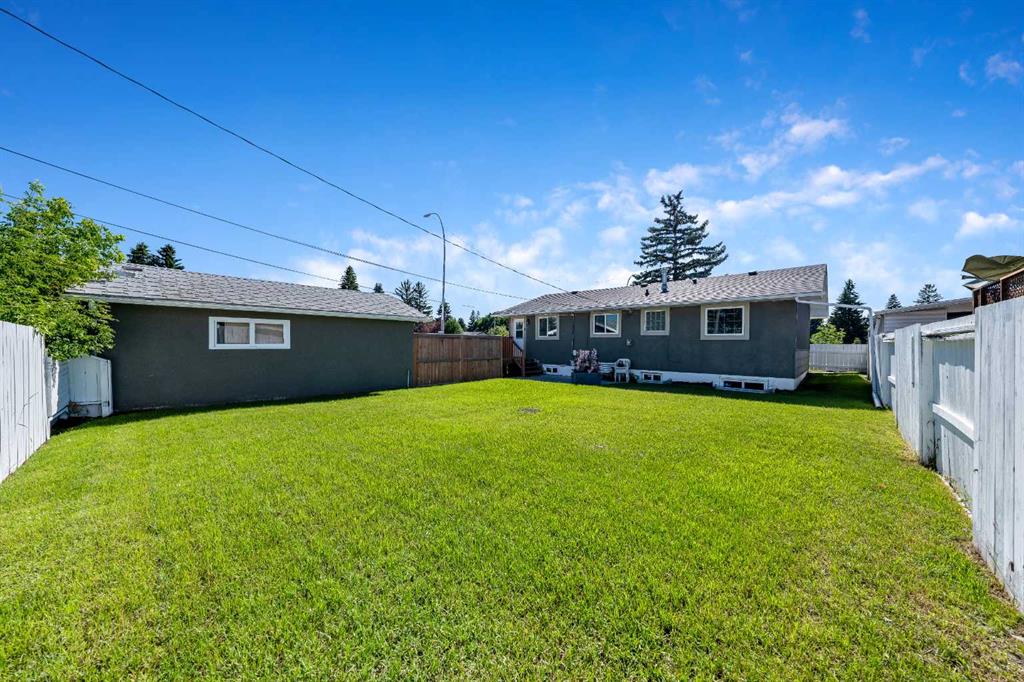 Picture for 629 Agate Crescent SE