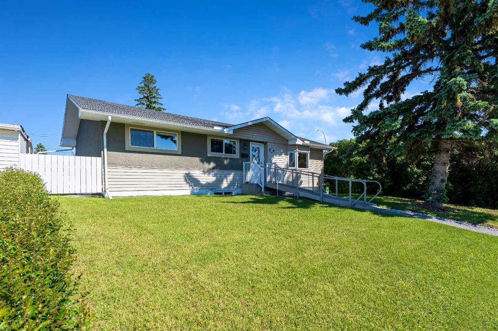 Picture for 629 Agate Crescent SE