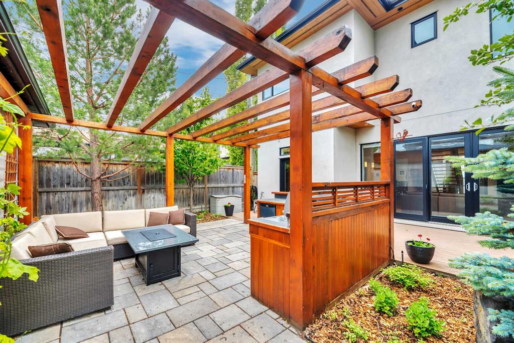 Picture for 2008 38 Avenue SW