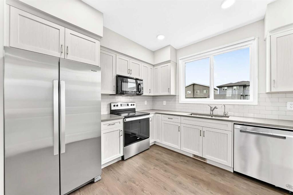 Picture for 471 Livingston Way NE