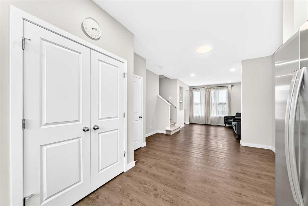 Picture for 471 Livingston Way NE