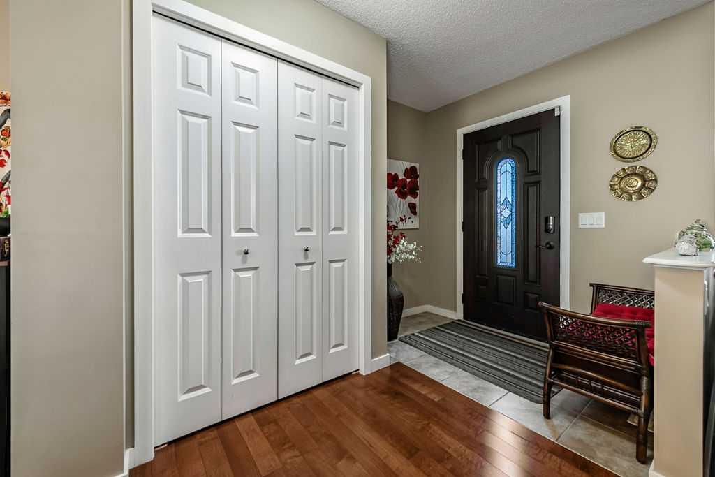 Picture for 86 Walden Crescent SE