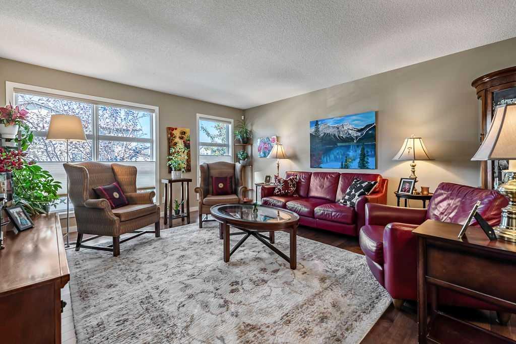 Picture for 86 Walden Crescent SE