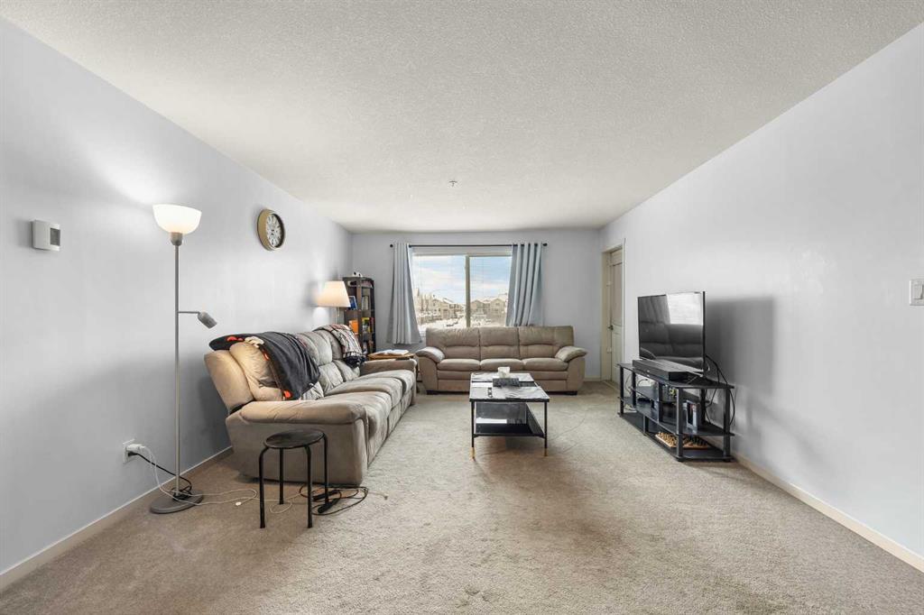 Picture for 2210, 181 Skyview Ranch Manor NE