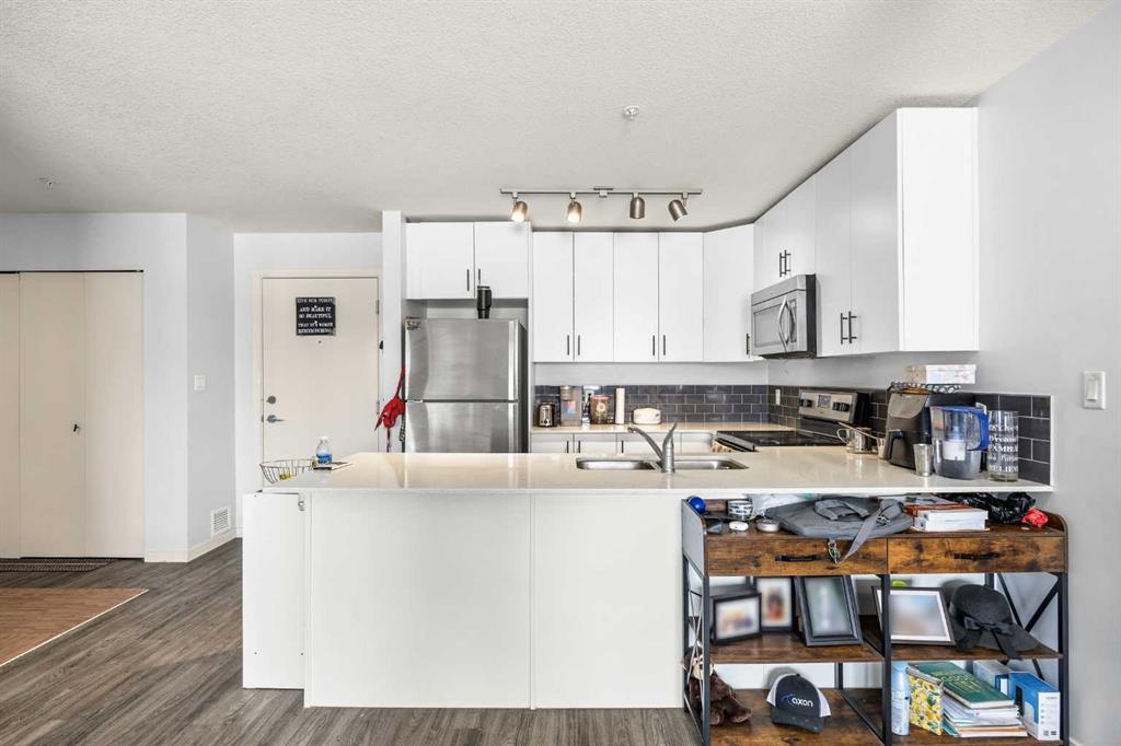 Picture for 2210, 181 Skyview Ranch Manor NE