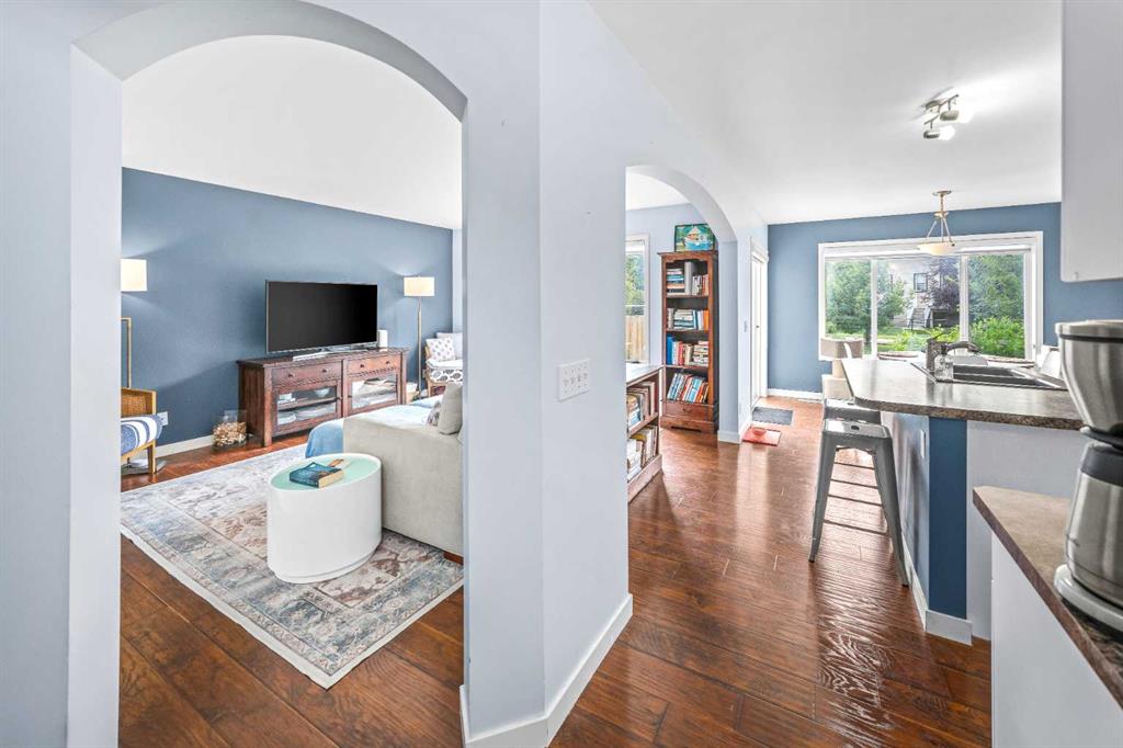 Picture for 43 Cougar Ridge Bay SW