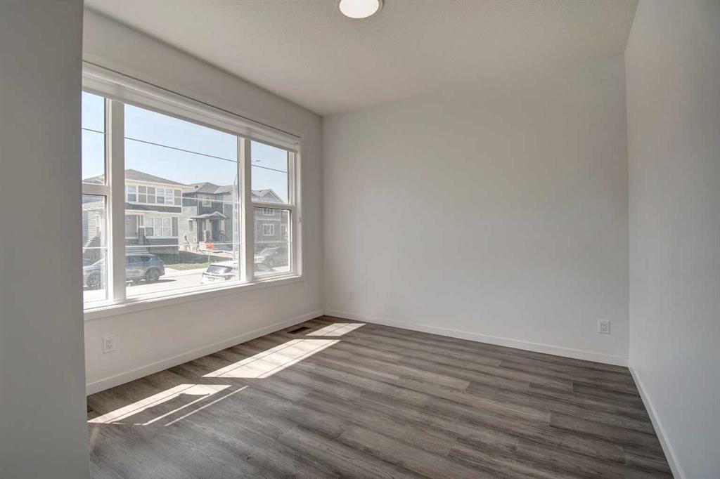 Picture for 314 Midgrove Link SW