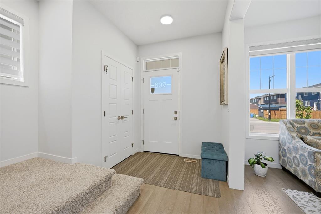 Picture for 908 West Lakeview Drive 