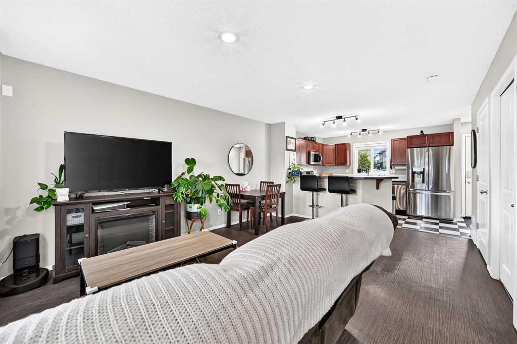 Picture for 22 Everwillow Circle SW