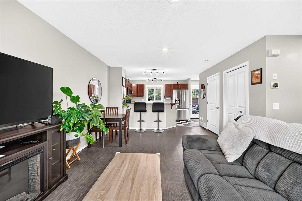 Picture for 22 Everwillow Circle SW