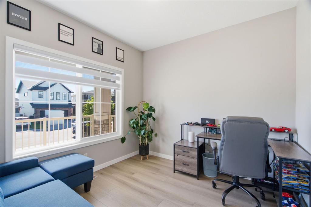 Picture for 601 Reynolds Crescent SW