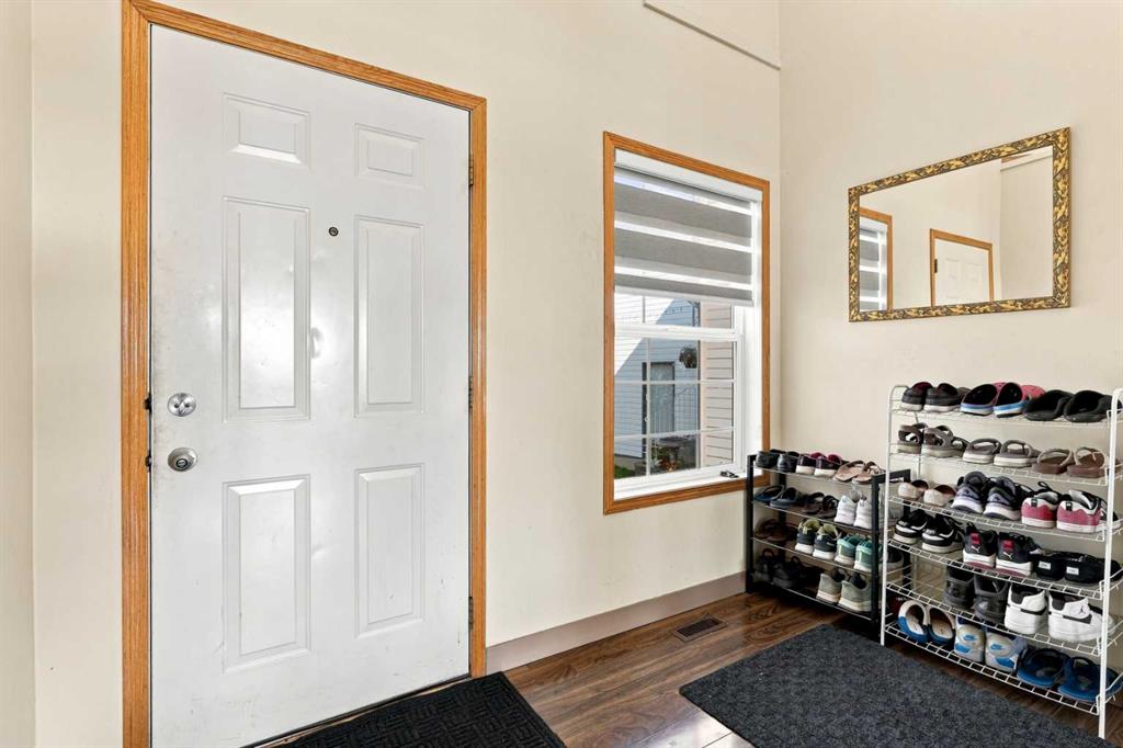 Picture for 55 Anaheim Crescent NE