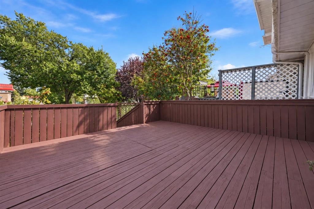 Picture for 28 Martinglen Way NE