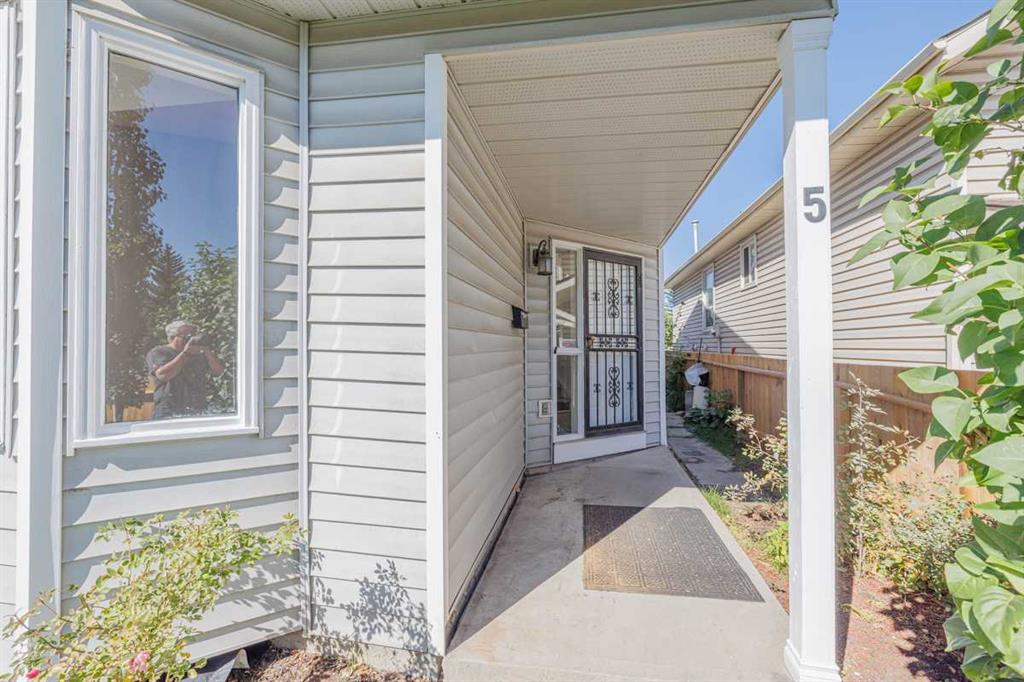 Picture for 5 Erin Grove Place SE