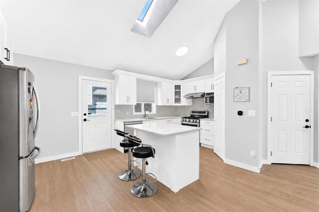 Picture for 315 Appleglen Place SE