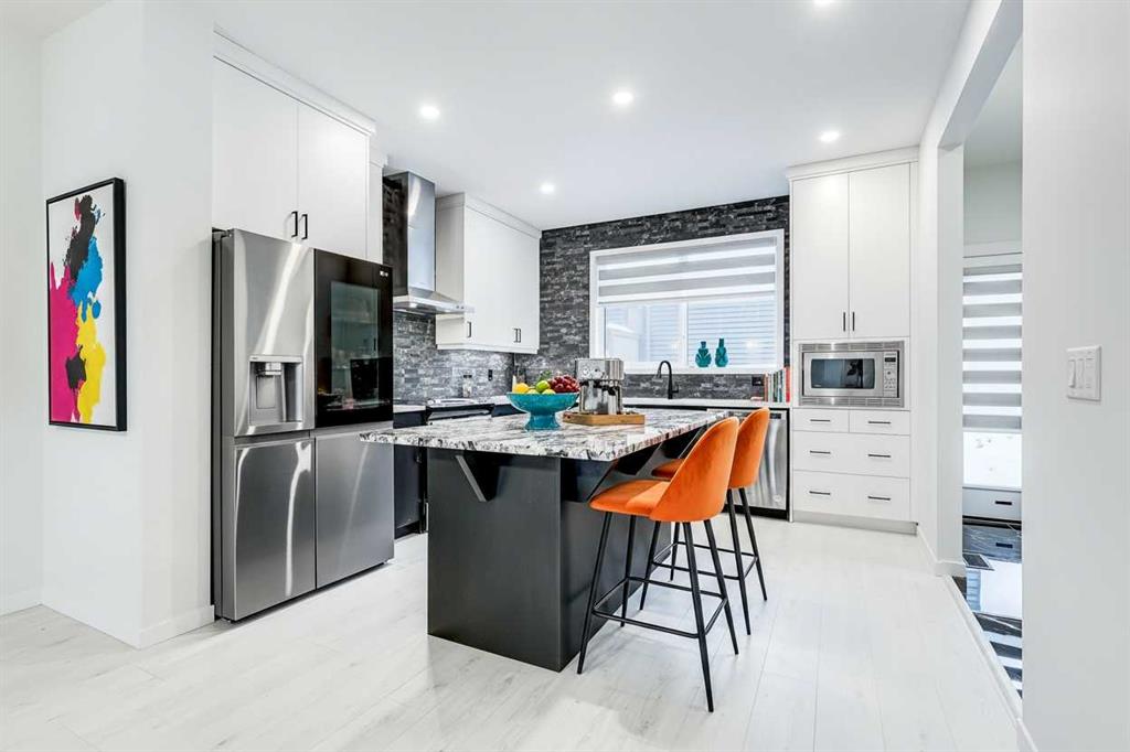 Picture for 184 Rowmont Boulevard NW