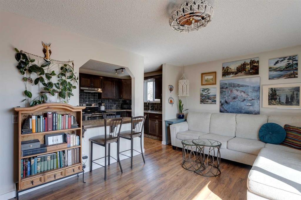 Picture for 301, 2203 14 Street SW