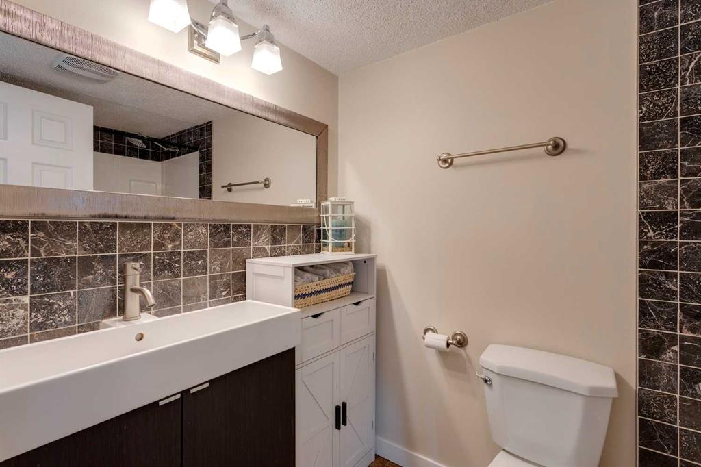 Picture for 301, 2203 14 Street SW