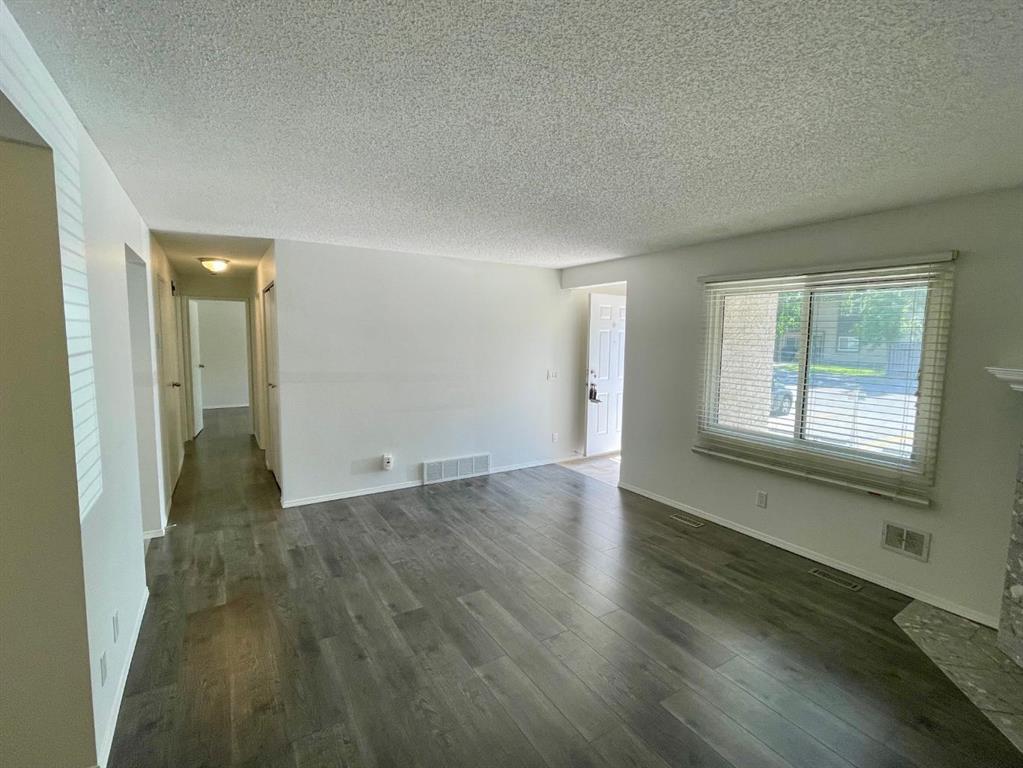 Picture for 81 Cedar Springs Gardens SW
