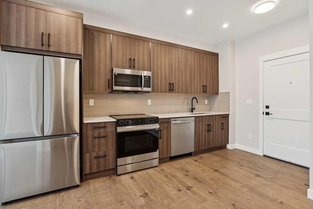 Picture for 1215, 14910 1 Street NW