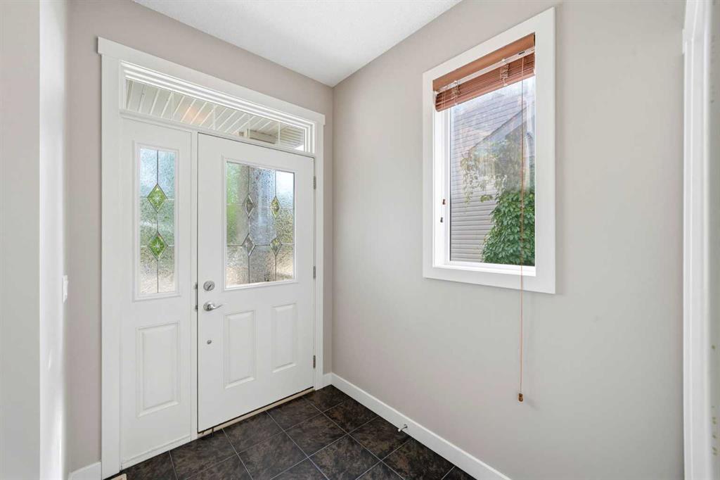 Picture for 80 Sherwood Crescent NW