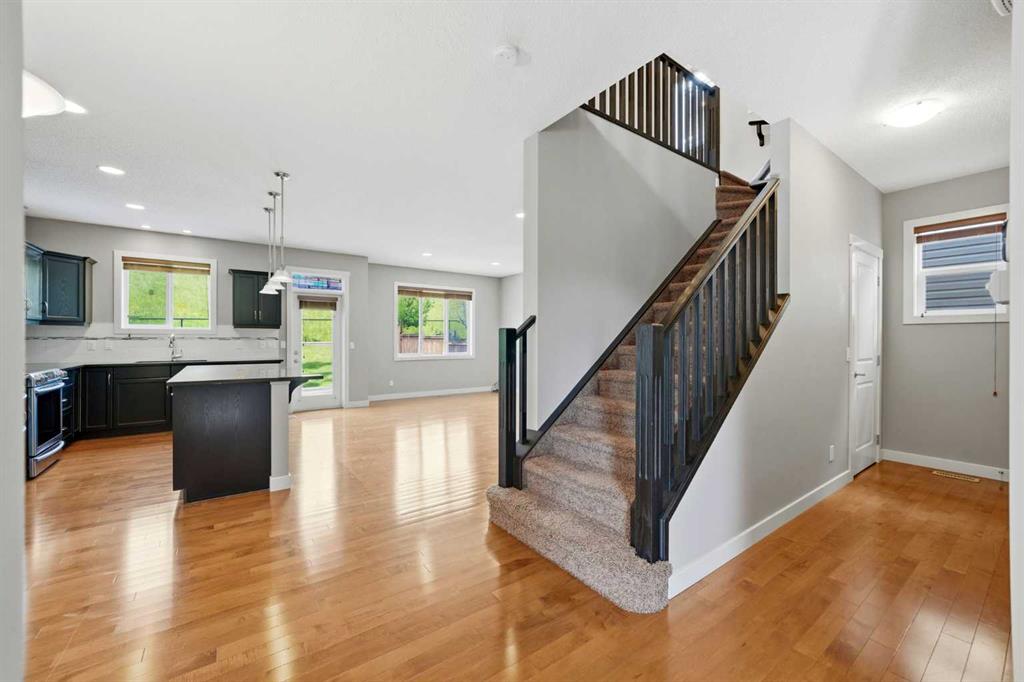 Picture for 80 Sherwood Crescent NW