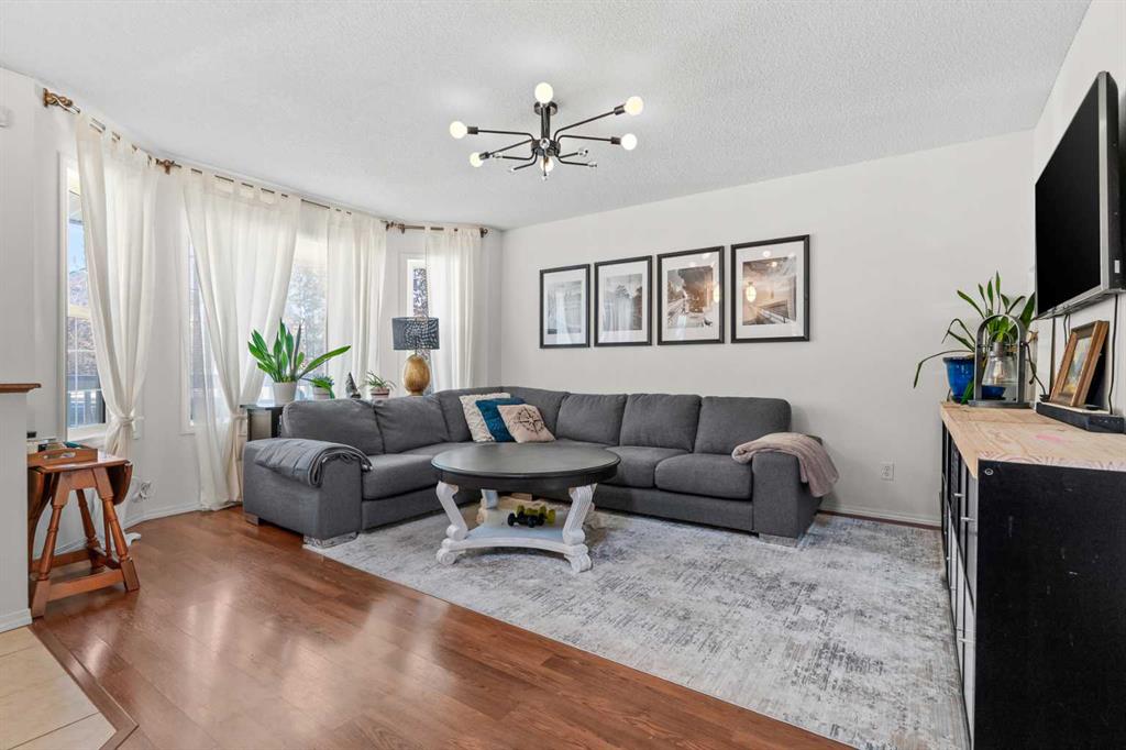 Picture for 85 Evermeadow Manor SW