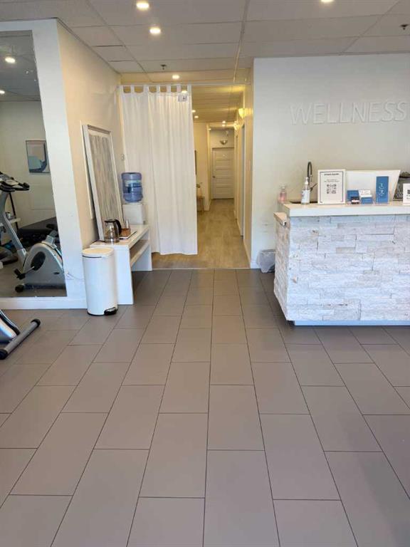 Picture for 107A, 4014 Macleod Trail SE