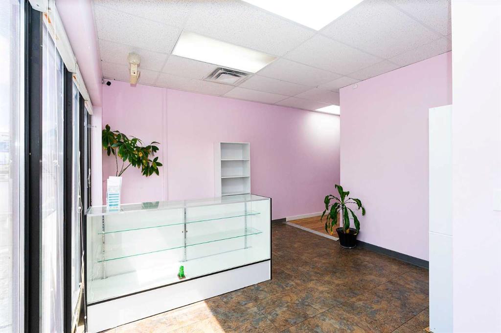 Picture for #2, 28 12 Avenue SE