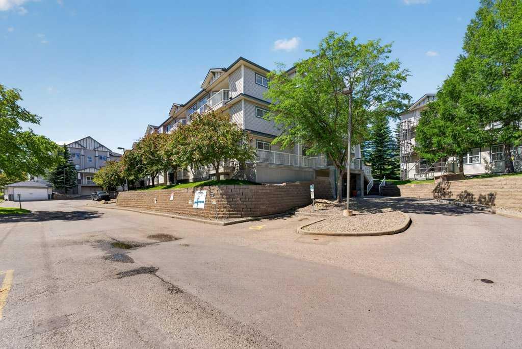 Picture for 106, 11 Somervale View SW