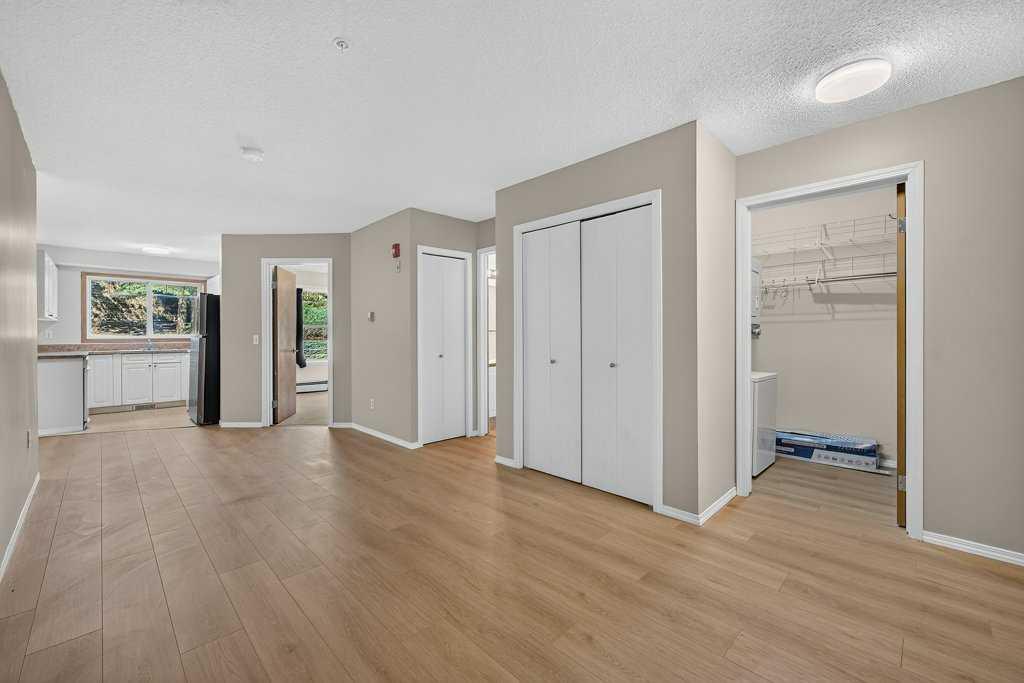 Picture for 106, 11 Somervale View SW
