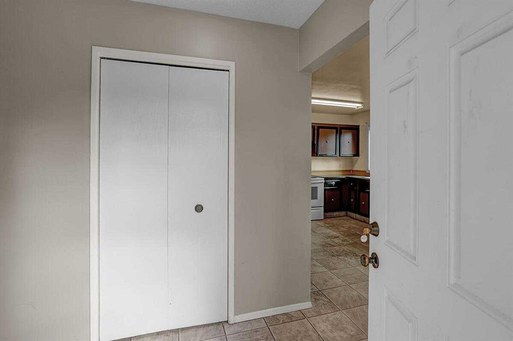 Picture for 151 Midlawn Close SE