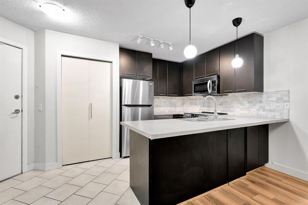 Picture for 132, 35 Richard Court SW