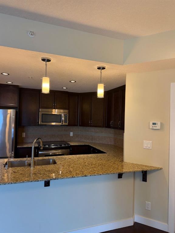 Picture for 701, 16 Varsity Estates Circle NW